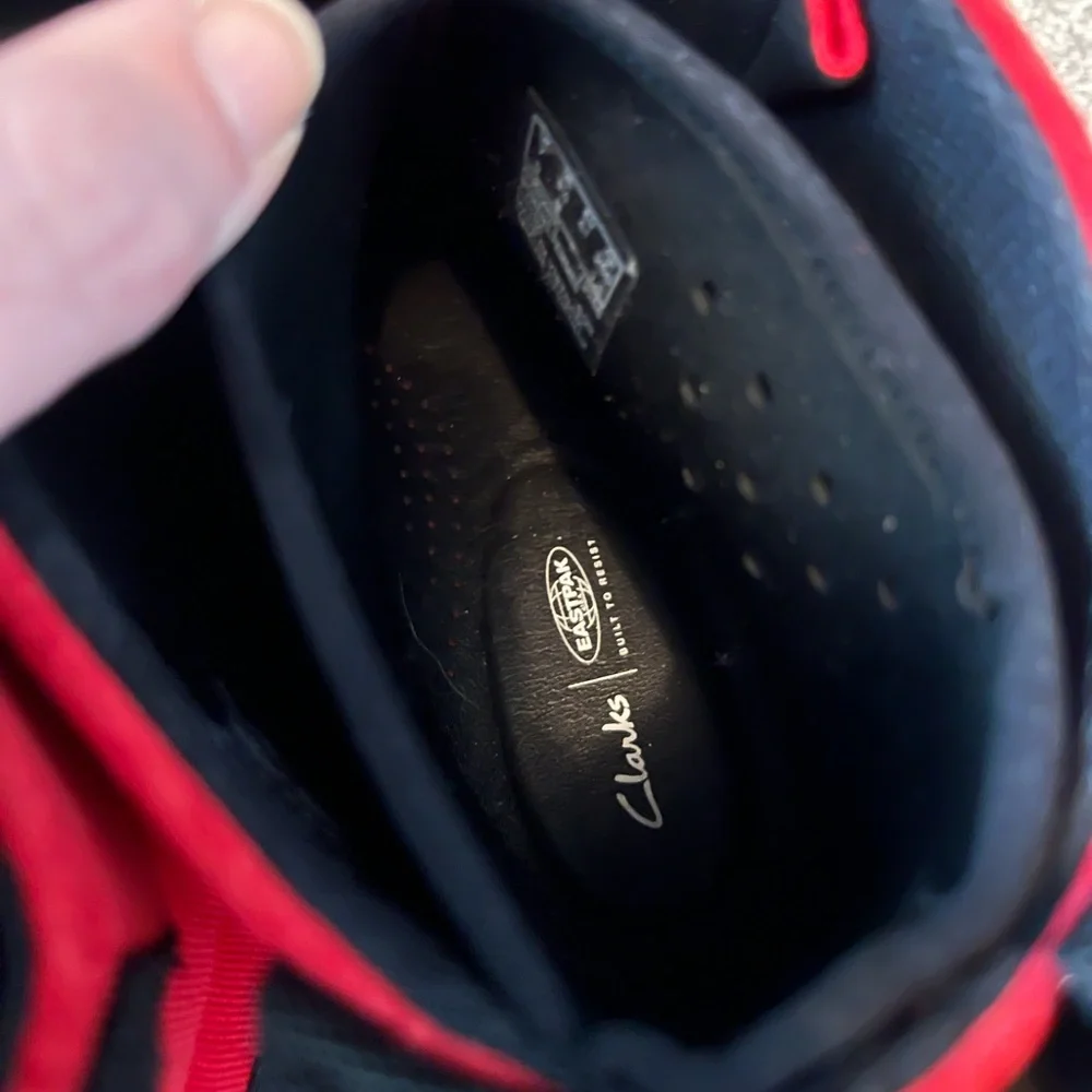 Clark’s women’s Torhill zip red leather trim size 9 - Picture 4 of 4